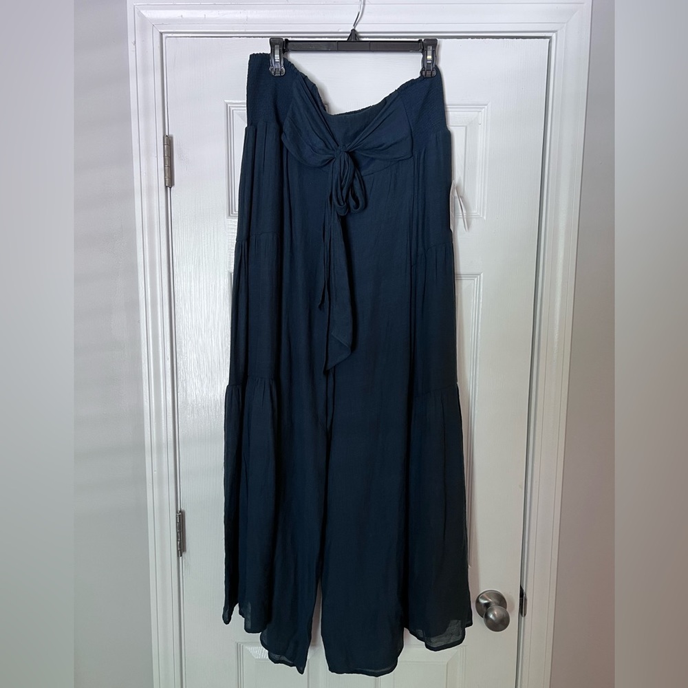Arula navy wide leg pants. Size C. NWT